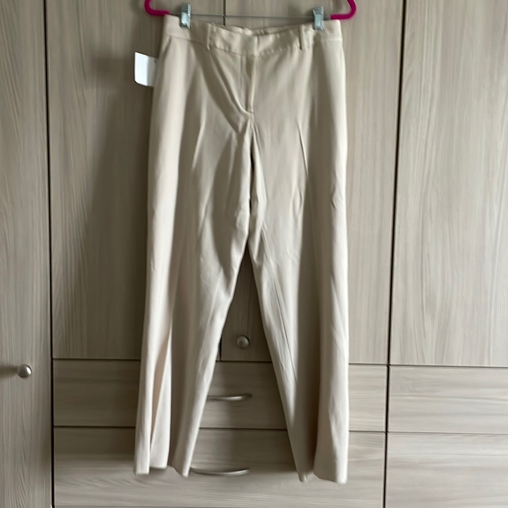Trousers beige and beautiful St John Collection